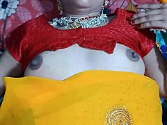 Bahú Suddenly Enters Sasur's Room in Clear Hindi Voice