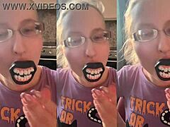 wanna feel my vampire teeth on your lollipop through glasses?