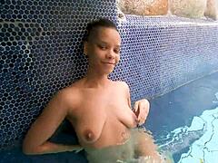 Risky underwater public fuck in swimming pool