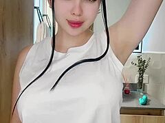 hermosa latina fingers pussy wildly in hotel room