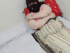 أم الزوج bbw كسها شعري يدلكه وينيكه زب داماد كبير