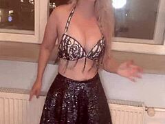 Dewi Perut Gede Moneyarmany Nari Lagu Baru