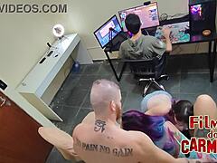 📹 camera catches guys bareback fucking backstage at gaming office 😏
