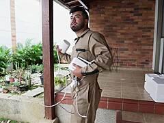 LUCKY TECH FUCKS HORNY NYMPHO HOUSEWIFE!! sarafilms deepthroat cowgirl creampie madness 😈🍆💦