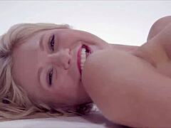 i'm obsessed with anna lovato and michelle thorne's lingerie toy play