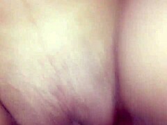 llena de flujo venezolana goteando 😩💦 quieres probar? 👅