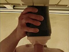 follando mi fleshlight hasta que me hace temblar del orgasmo