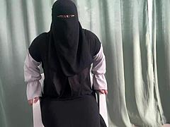 Hot arab stepmom in a sexy bodysuit gives jerk off instructions oh yeah jerk off to me