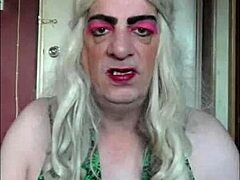 bisexual crossdresser really wants to be fucked by a real mans penis