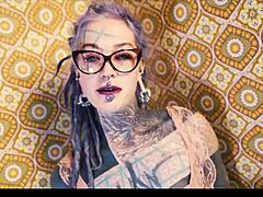 Anal gapes and piss on books and toys - pee anal atm toys goth punk alt porn zf060