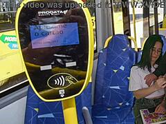 aluna não resiste ao pau que viu no ônibus público