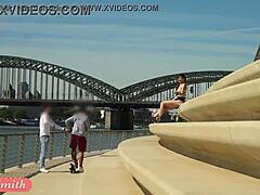 ジェニー・スミスが公共でデカ尻裸ボディアートフラッシュ集