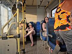 Mulher casada flerta com estranho no ônibus e acaba transando! 😜