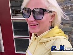 Pornovatas - Møtte spansk mor på supermarkedet og endte hjemme hos meg. Festen ble vill med hennes store pupper!