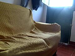 ストラポンPOVアクション、フランス人女性ドミネーションのペギングでワイルドシーン