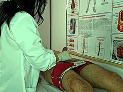 Min stesønn overrasker meg med grov morgensex, stikker kuk i ræva og fitta for å vekke meg