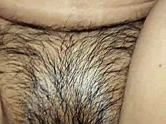 כוס לטינית קרמית נוטפת