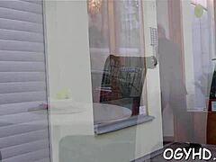 אה זקן מזיין את הכוס הצעירה 18+ ההדוקה של הנערה 18+ בזיון אמטור קשה עם מציצה ישן וצעיר 18+ פעולה