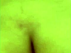 Esposa Milf Árabe de Peitões Naturais se Curva pra Doggy com Pau Monstro do Marido em Vídeo Caseiro