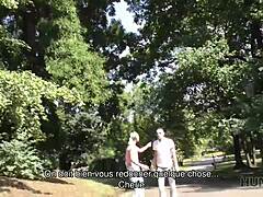 Hunt4k: загубва портфейла но намира див секс за пари с възрастен куколд в скрита POV реалност