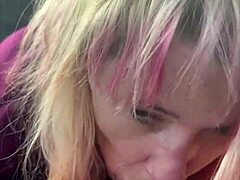 Whoa, cette vraie pute compilation avale des litres de sperme en bouche dehors ! 😲💦