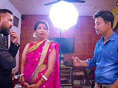 Άντρας καλεί φίλο, αθώα σύζυγος γίνεται τριάδα με βρώμικη ομιλία και κυριαρχία