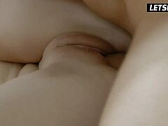 Elena Vega démarre sa journée par un sexe matinal chaud