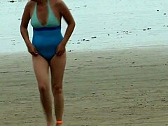 Baise inconnu plage me rend folle de plaisir