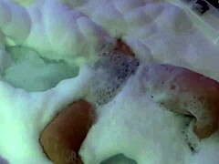 Au motel je profite du jacuzzi avant de baiser