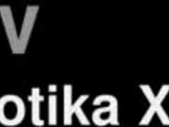 Podcast Erotikaxxx : Sadira la hotwife suce la grosse queue de l’intervieweur pour un facial